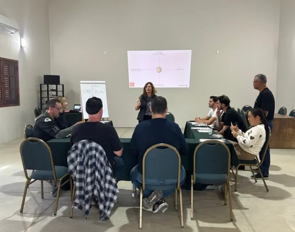 izabele-kutz-coaching-empresarial-grupo-pequeno